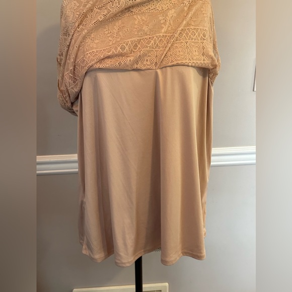 Torrid cold shoulder lace tank top rose gold/blush size 2X - Picture 4 of 9